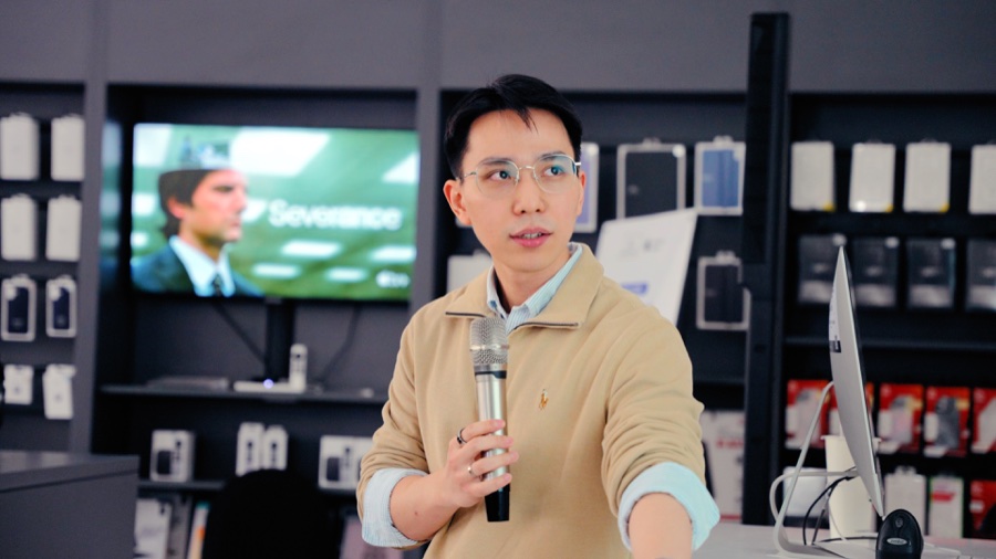 Nam Anh thuyết trình tại workshop
